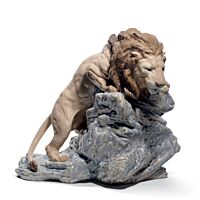 Фото Статуэтка Притаившийся лев Lladro  01008656